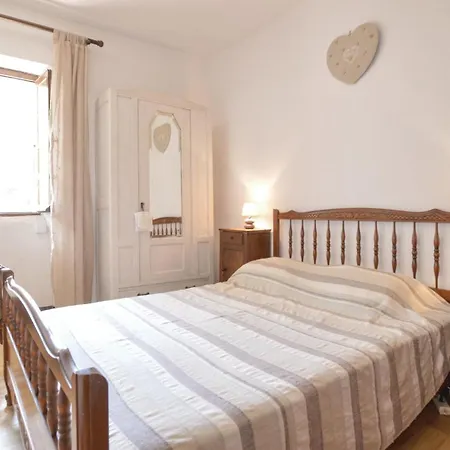 Awesome Apartment In Calcatoggio Calcatoggio (Corsica)